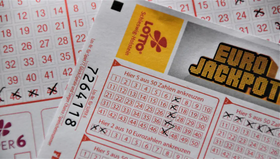 Chinês ganha R$150 milhões na loteria ao comprar 50.000 bilhetes
